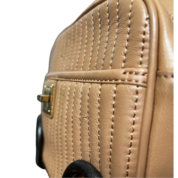 ISAAC Mizrahi Quilted Tan Leather Camera Style Crossbody Bag - Picture 10 of 16